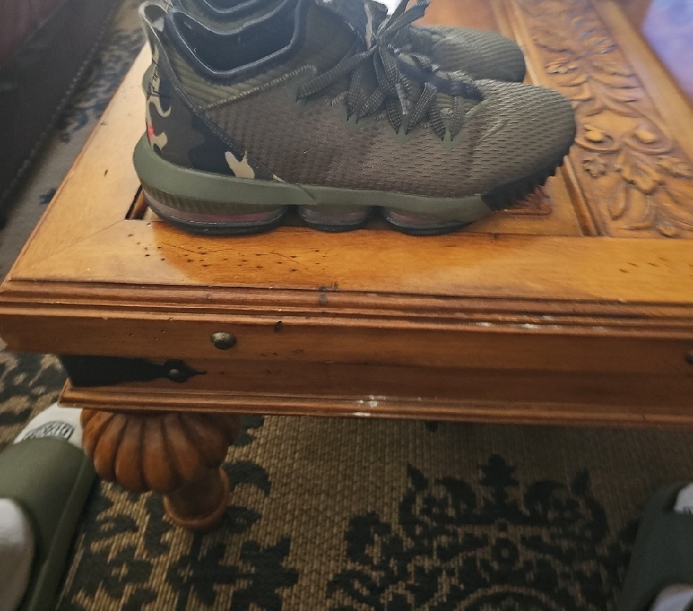 Nike Lebron 16 - Picture 3 of 5